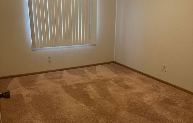 2 beds, 1 bath, $1,025, Unit 1160 - 2