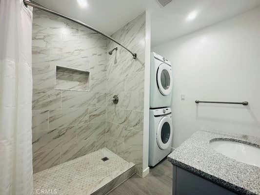 Studio, 1 bath, 400 sqft, $1,975