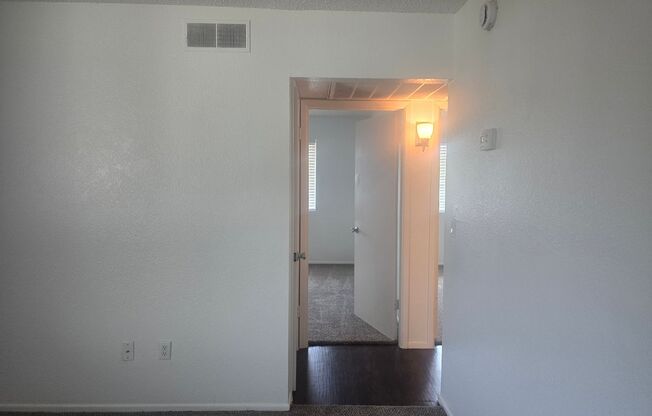 2 beds, 1 bath, 880 sqft, $1,125, Unit 314