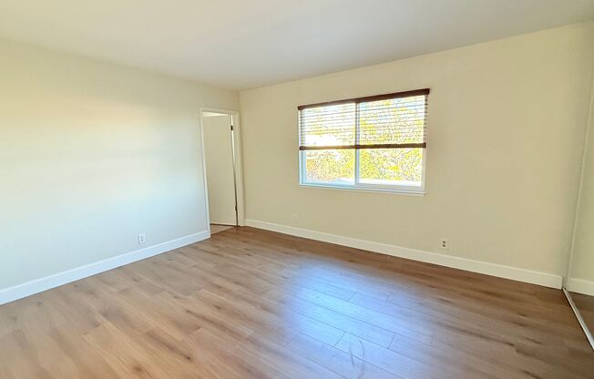 2 beds, 1.5 baths, $2,700, Unit 1118 Broadway Unit D (LO)