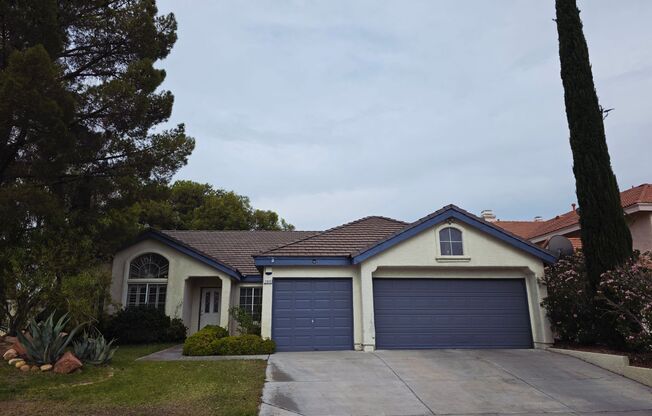 Single Story Home w/Pool in The Lakes!