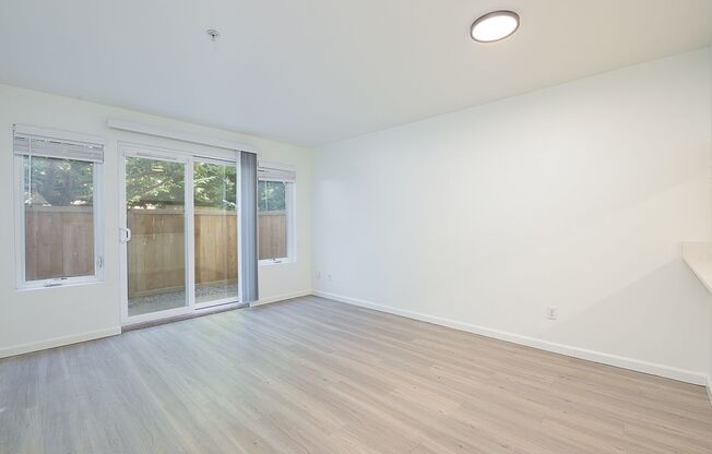 2 beds, 2 baths, 815 sqft, $2,350, Unit 2-101