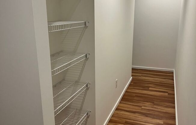 1 bed, 1 bath, 608 sqft, $1,145, Unit 609