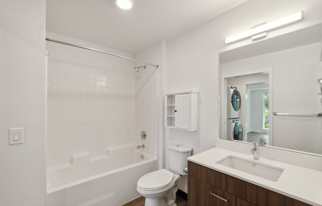 1 bed, 2 baths, 739 sqft, $2,995, Unit 112