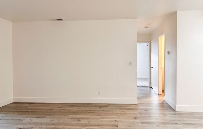 2 beds, 1 bath, 880 sqft, $1,485, Unit 010