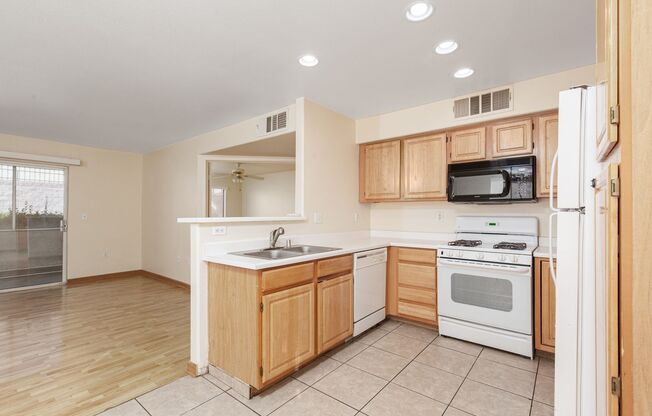 3 beds, 2 baths, $1,325, Unit Bldg 58
