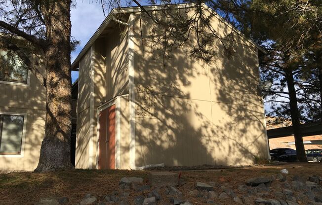 MOVE IN SPECIAL - 1/2 OFF THE 1ST MONTH RENT FOR QUALIFIED APPLICANT(S) - SUPER CUTE UNIT- BRAND NEW CARPET AND PAINT THROUGHOUT- ONLY $1,125 PER MONTH - THIS ONE WON'T LAST