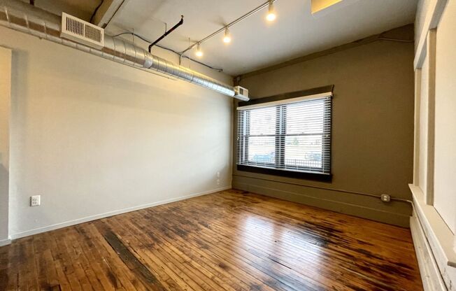 1 bed, 1 bath, 778 sqft, $1,045, Unit 121