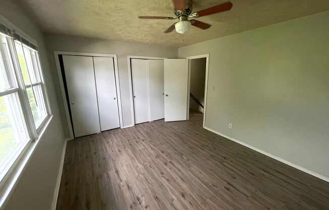 2 beds, 1.5 baths, 1,100 sqft, $895