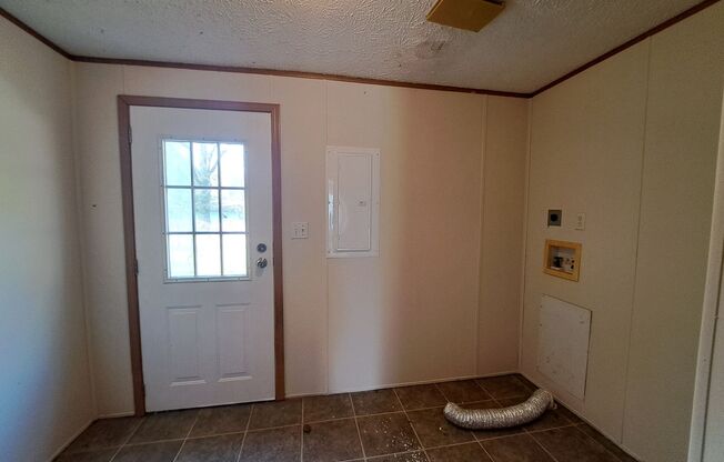 3 beds, 2 baths, $1,595