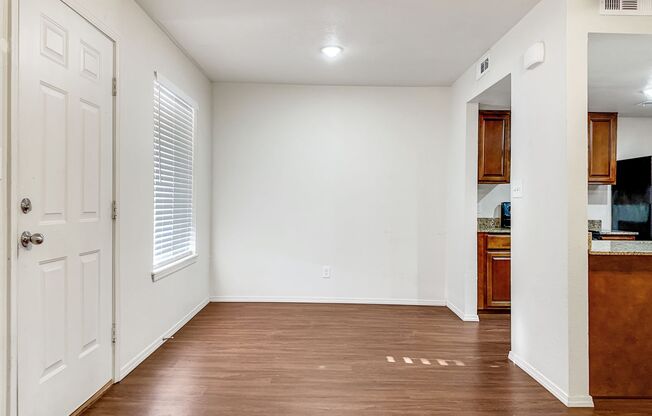 1 bed, 1 bath, 640 sqft, $750, Unit Building 3 Unit #32
