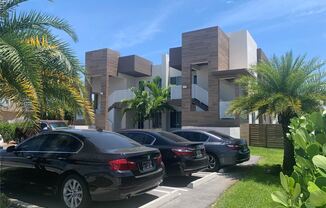 808 E 32nd St # 808