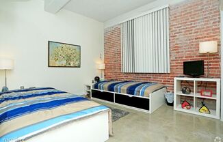 1323 Broadway 7A