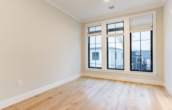 4 beds, 3 baths, 1,150 sqft, $5,995, Unit 302