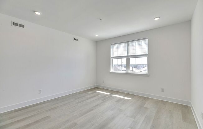 2 beds, 2 baths, 1,142 sqft, $1,850, Unit Unit 305