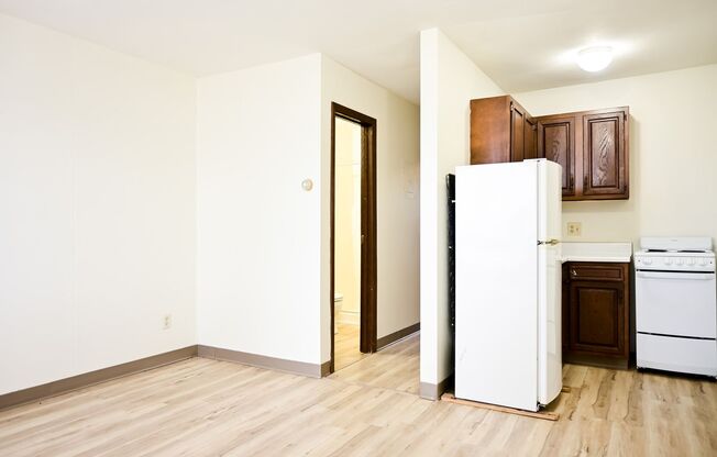 1 bed 1 bath apartment for rent! Great Location! 1/2 Month Free Rent!!
