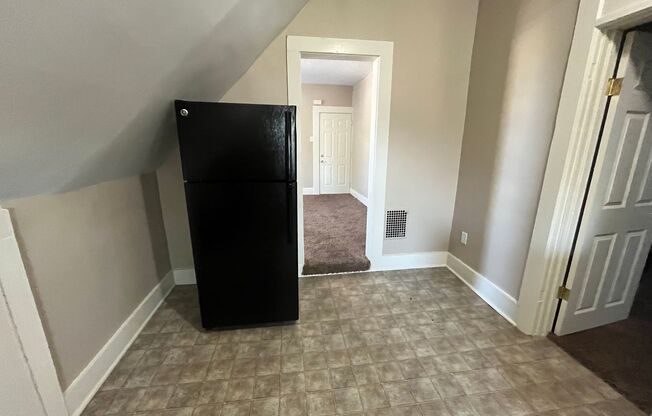 1 bed, 1 bath, 477 sqft, $610, Unit Apt 4