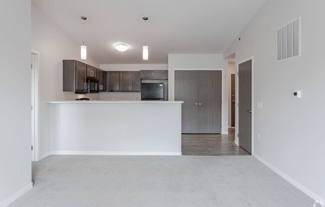 2 beds, 2 baths, 935 sqft, $1,225, Unit 3609-207