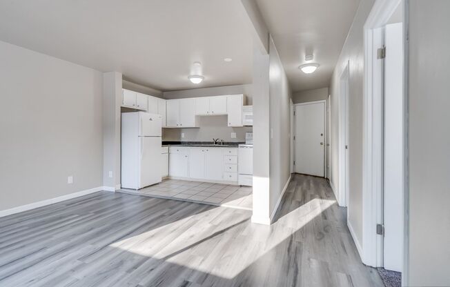 2 beds, 1 bath, 700 sqft, $999, Unit 1245 - 3