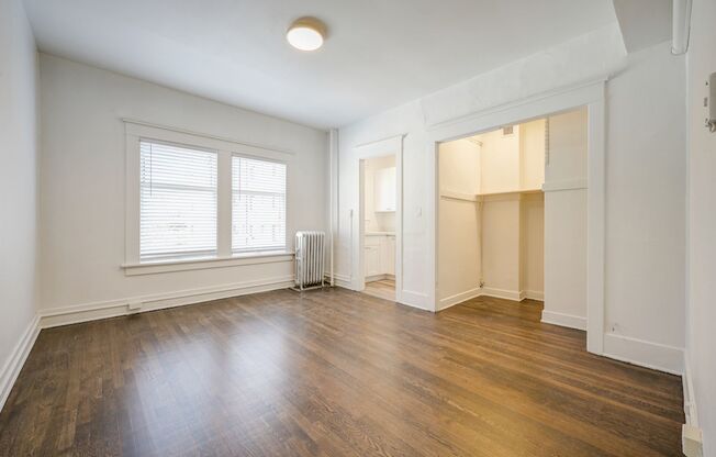 Studio, 1 bath, 335 sqft, $1,295, Unit Unit 208