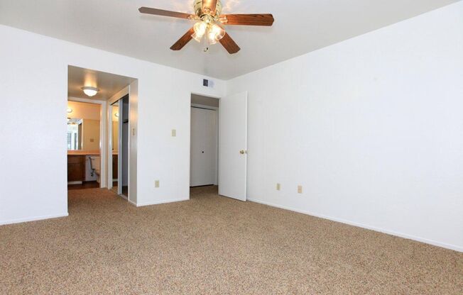 2 beds, 2 baths, 1,010 sqft, $1,595, Unit 6558