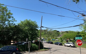 3 beds, 1 bath, 1,261 sqft, $2,300, Unit B