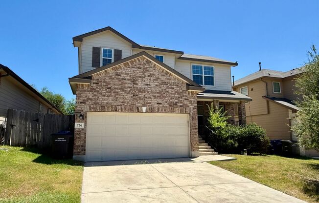 Beautiful 4 bedroom, 2 bathroom in a beautiful community which surrounds a golf course!