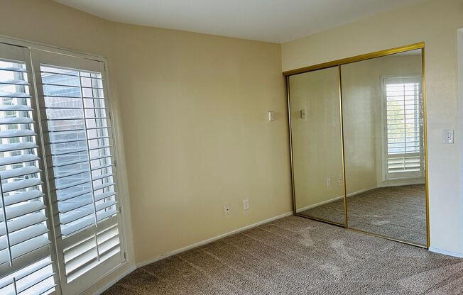 Penthouse 2 Bedroom/2 Bathroom Condo with Amazing Views of Adjacent Lake Murray & Mission Trails Park