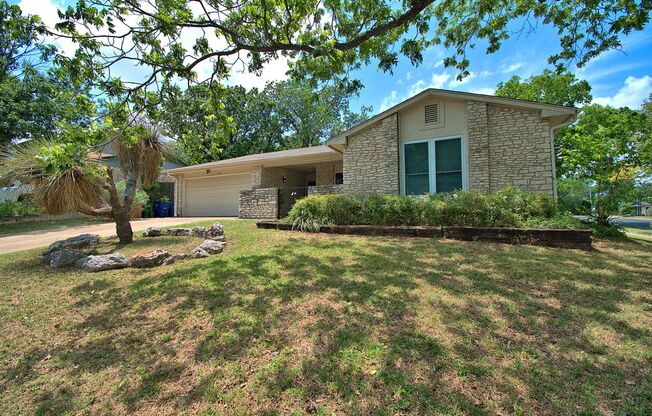 Remodeled 4 Bed House in Established Neighborhood in N Austin