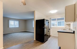 1 bed, 1 bath, 585 sqft, $950, Unit 4