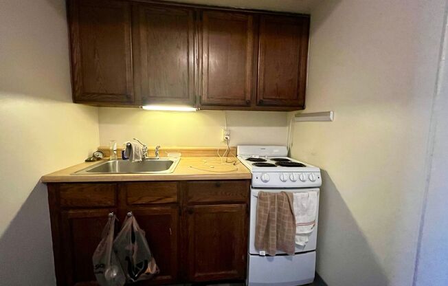 1 bed, 1 bath, $895, Unit 502