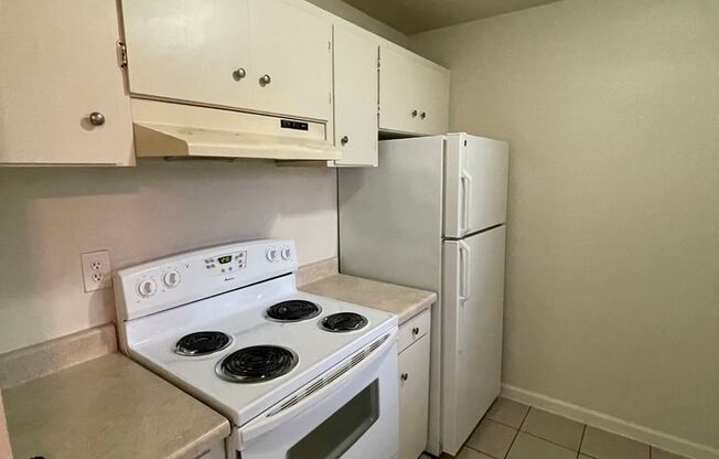 2 beds, 1 bath, $1,295