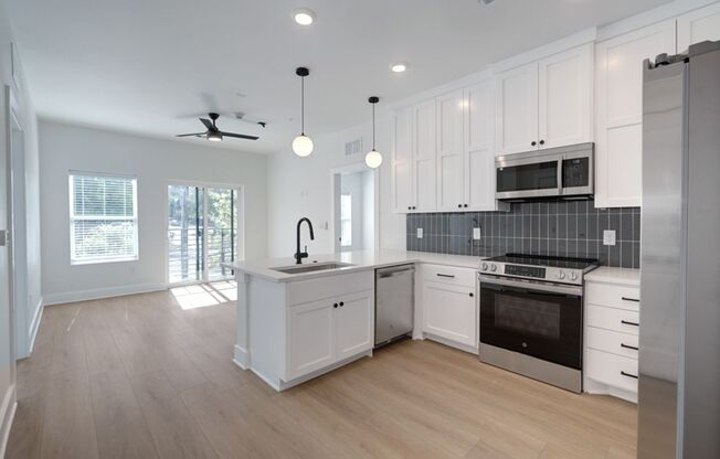High-End New Construction Condo Walk to UT!