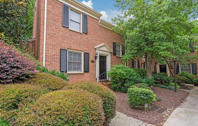 Newly Remodeled Townhome in Fourth Ward – Prime Uptown Location!
