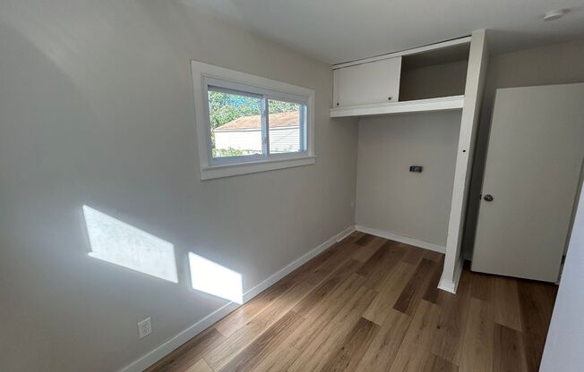 3 beds, 1 bath, $1,300