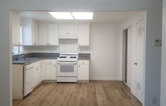 3 beds, 1 bath, 1,200 sqft, $2,950, Unit 245 E Barnett St #A