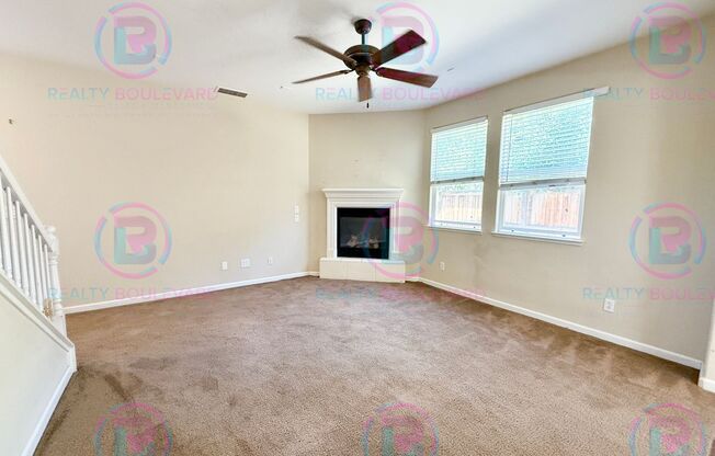 Gorgeous Two Story 3 Bedroom 2.5 Bathroom Home!! Located in South Reno!!