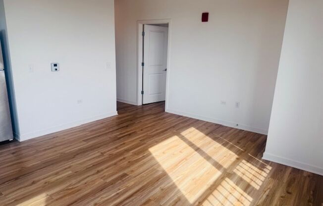 2 beds, 2 baths, 1,010 sqft, $2,660, Unit 4800 157th Street - 419