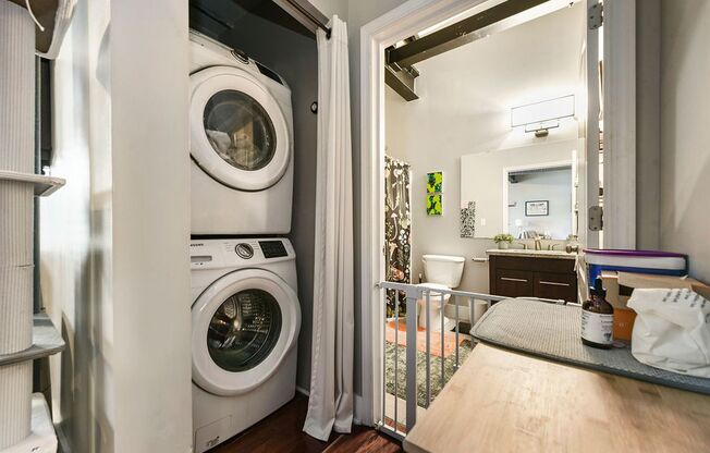 2 beds, 2 baths, 1,200 sqft, $2,400, Unit Jane 403