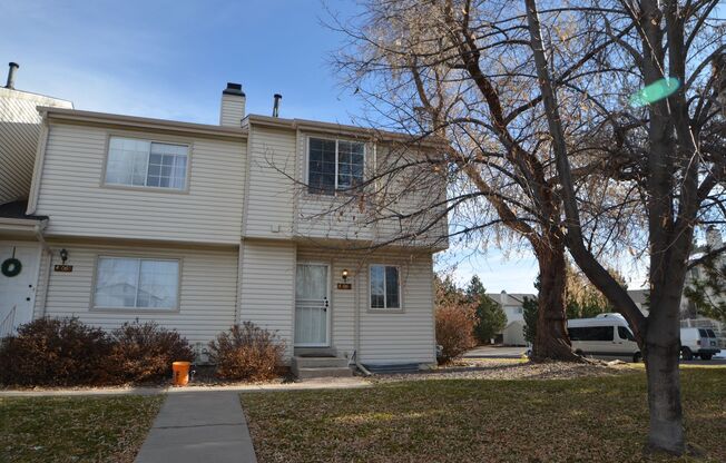 2bd/1.5ba townhouse with basement! Carport parking space!