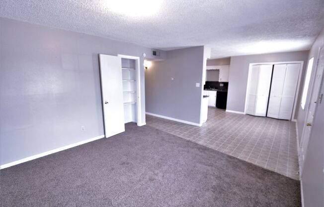 2 beds, 1 bath, 912 sqft, $720, Unit West Terrace 22 (Upstairs)-Vacant