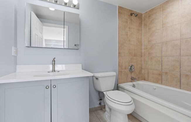 2 beds, 2 baths, 900 sqft, $2,550, Unit 512