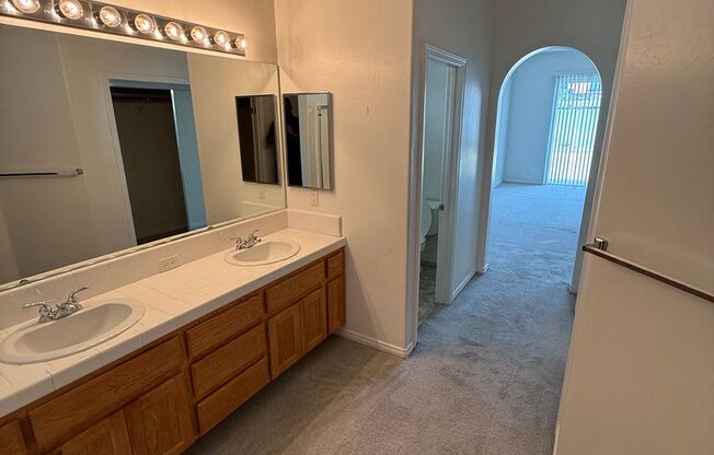 3 beds, 2.5 baths, $2,800