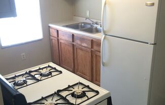 2 beds, 1 bath, $775, Unit 813