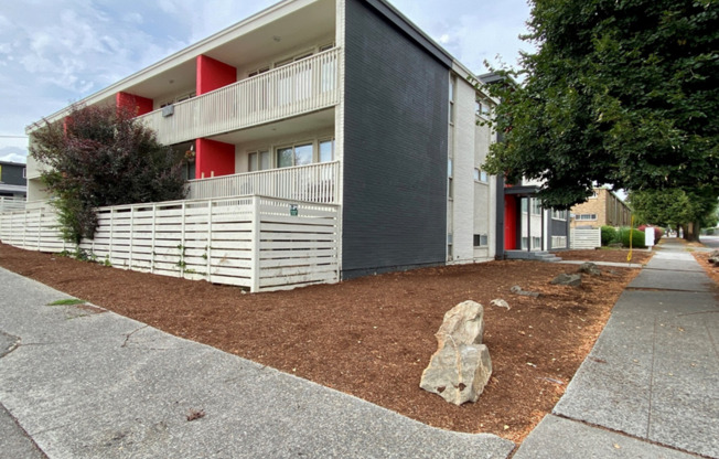 Admirals Apartments