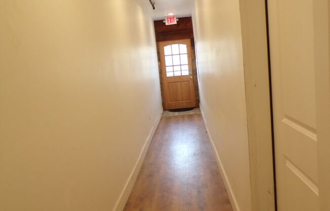 1 bed, 1 bath, $1,550, Unit 1212 Adams Apt A