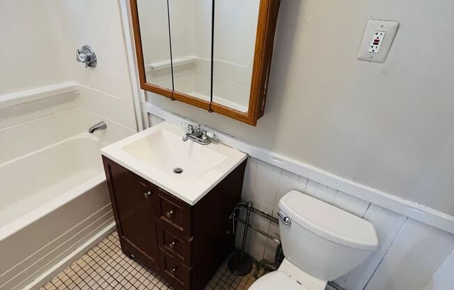 NEWLY RENOVATED PENTHOUSE UNIT