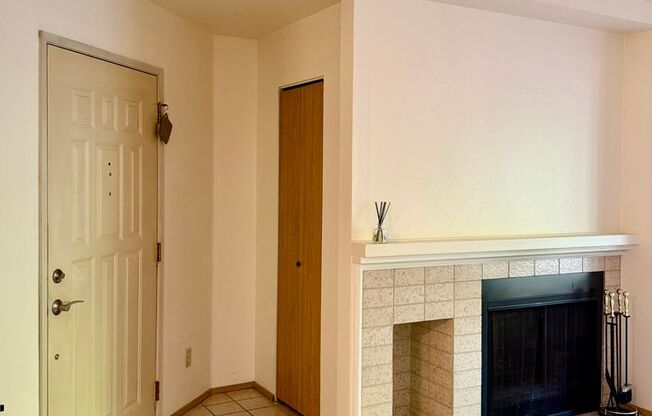 2 Bed / 2 Bath Downtown Bellevue condo $2,495/month