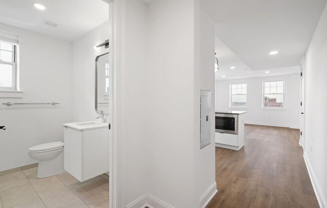 Studio, 1 bath, 576 sqft, $2,270, Unit 1406