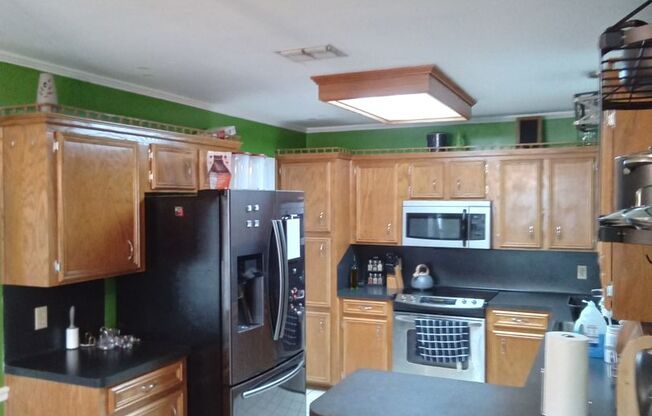 3 beds, 2 baths, $1,700